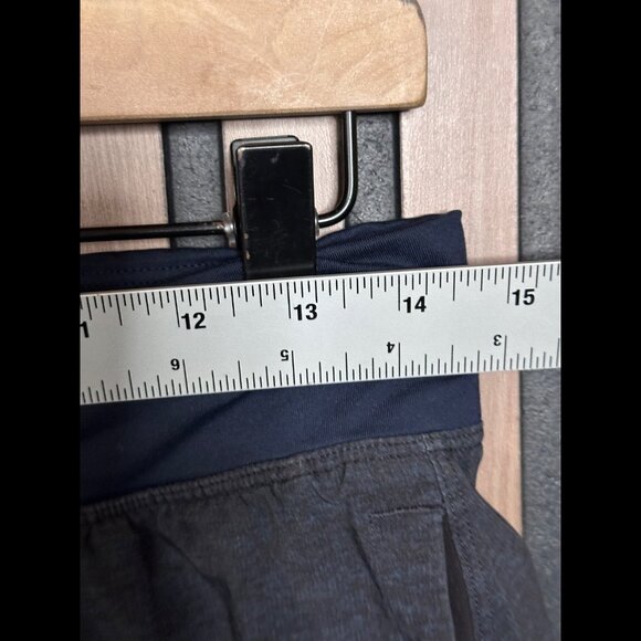Lululemon Shorts Medium Mens Gray Blue Navy 4" Inseam T.H.E. Athletic Drawstring - Picture 3 of 6